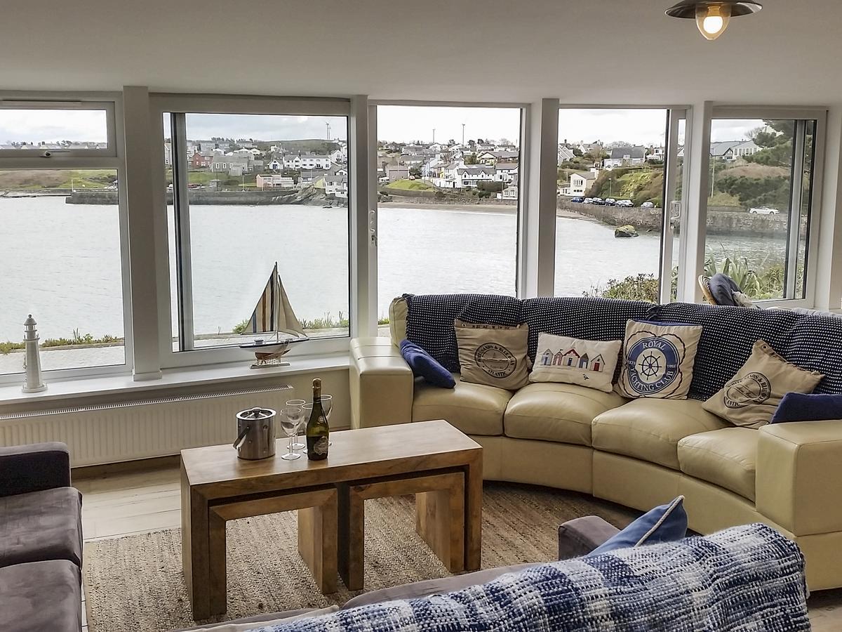 Angorfa Villa Cemaes Bay Exteriör bild