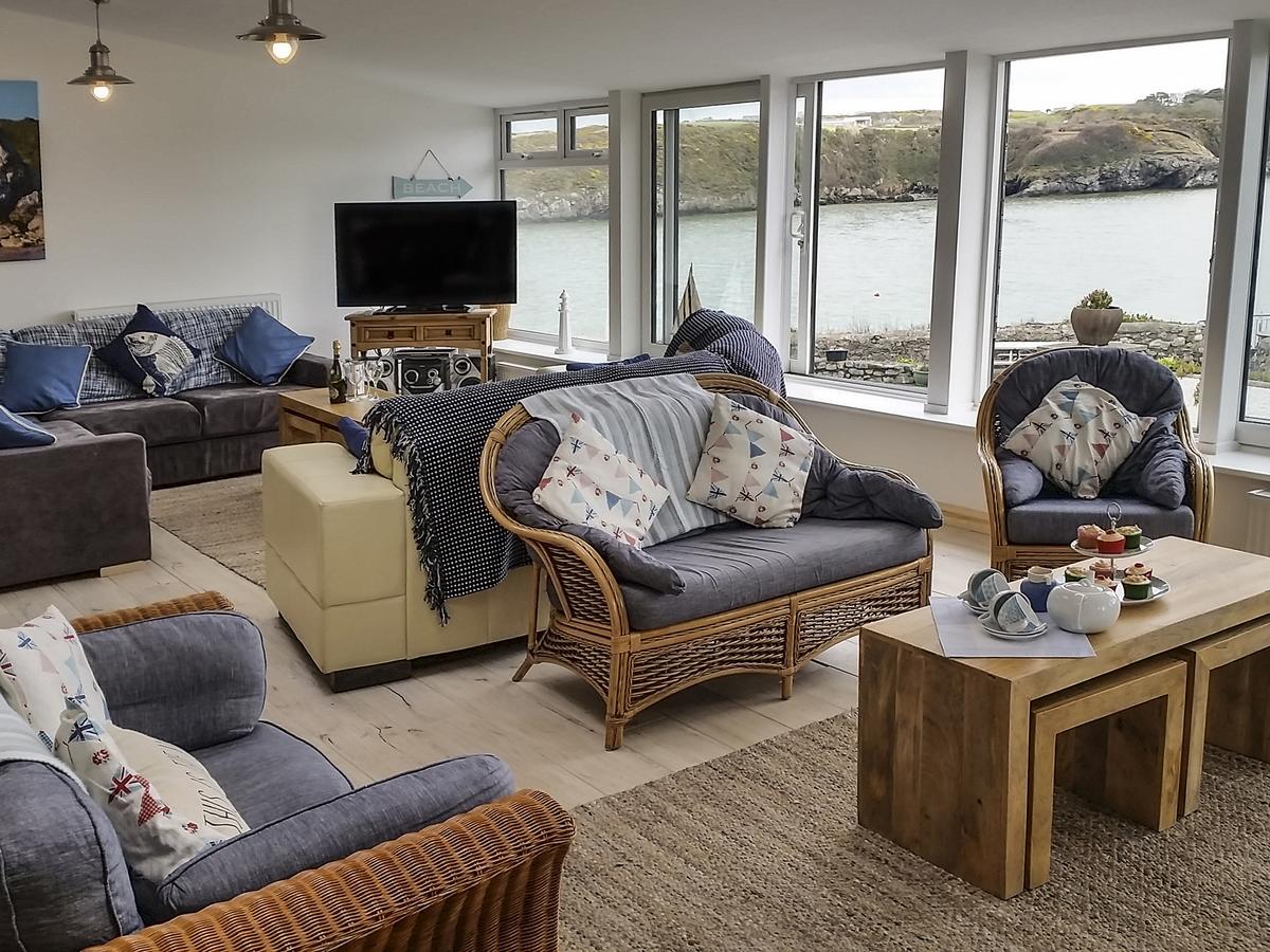 Angorfa Villa Cemaes Bay Exteriör bild